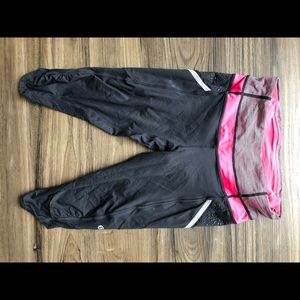 Lululemon cropped workout leggings